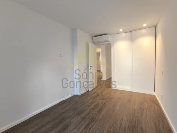 Apartamento T2 para Arrendamento em Santa Maria Maior e Monserrate e Meadela