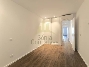 Apartamento T2 para Arrendamento em Santa Maria Maior e Monserrate e Meadela