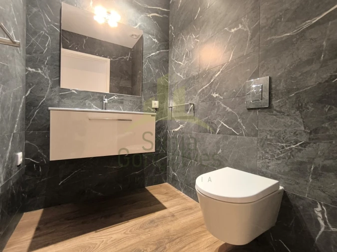 Apartamento T2 para Arrendamento em Santa Maria Maior e Monserrate e Meadela Foto 9