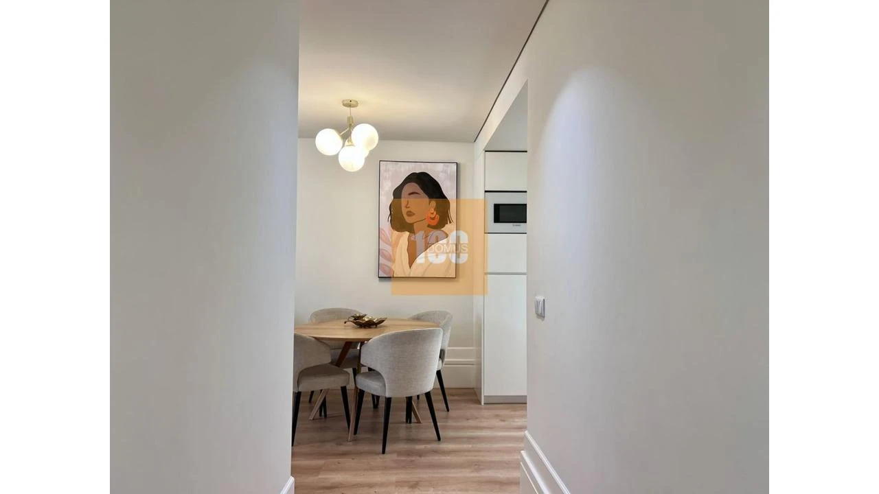 Apartamento T2 para Venda em Cedofeita, Santo Ildefonso, Sé, Miragaia, São Nicolau e Vitória Foto 3