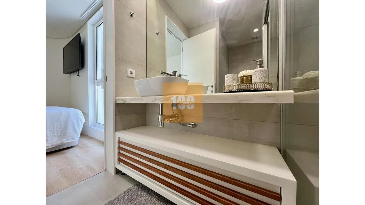 Apartamento T2 para Venda em Cedofeita, Santo Ildefonso, Sé, Miragaia, São Nicolau e Vitória Foto 8