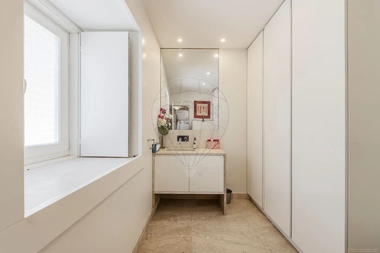 Apartamento T4 para Venda em Santa Maria Maior Foto 31