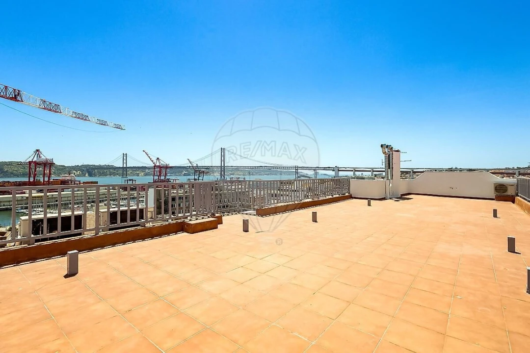 Apartamento T2 para Venda em Estrela Foto 32