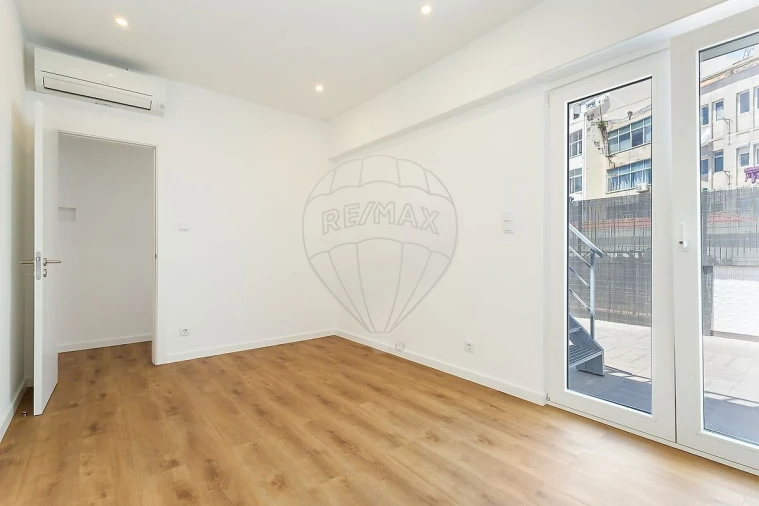 Apartamento T2 para Venda em Estrela Foto 19