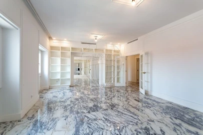 Apartamento T4 para Venda em Arroios