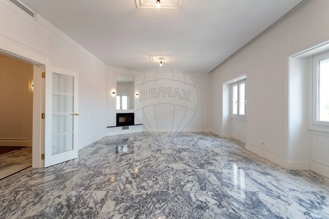 Apartamento T4 para Venda em Arroios Foto 2