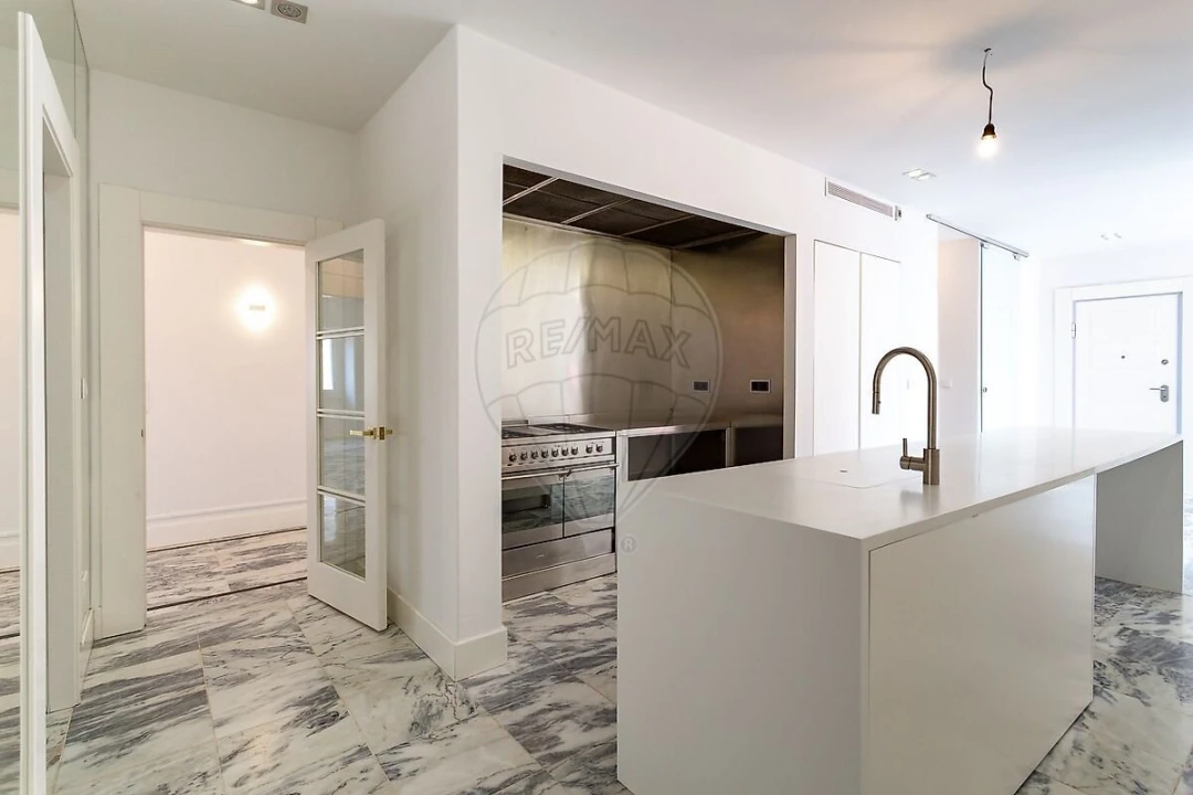 Apartamento T4 para Venda em Arroios Foto 18