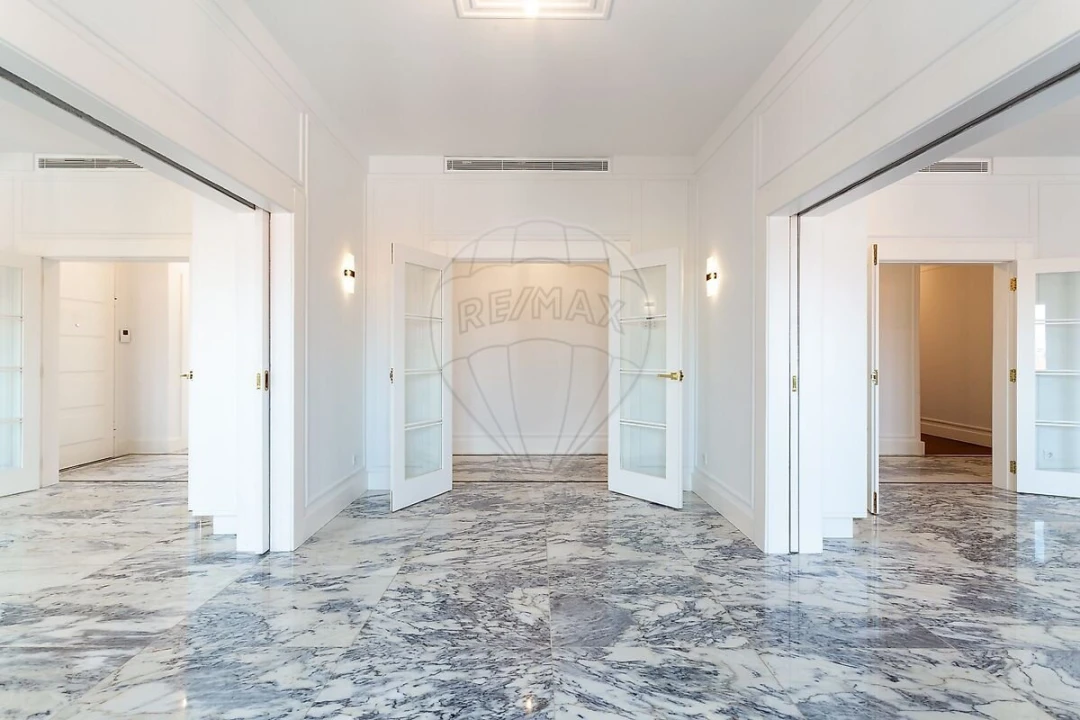 Apartamento T4 para Venda em Arroios Foto 1