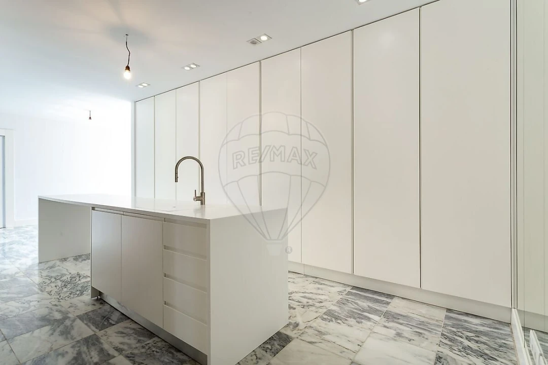 Apartamento T4 para Venda em Arroios Foto 13
