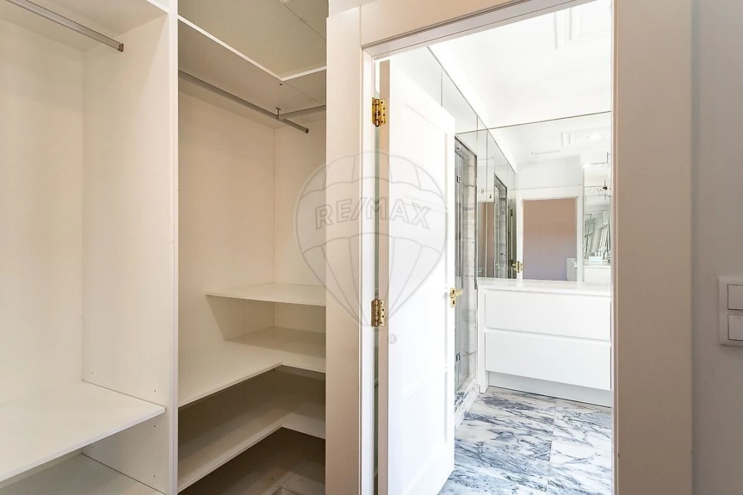 Apartamento T4 para Venda em Arroios Foto 38