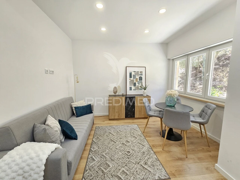 Apartamento T2 para Venda em São Domingos de Benfica Foto 1