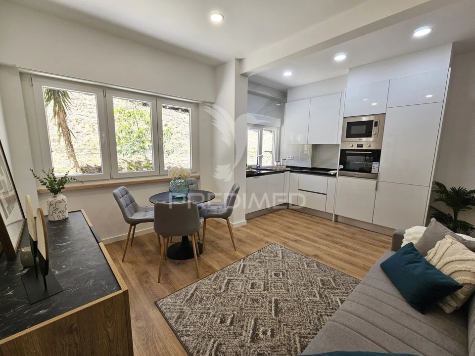 Apartamento T2 para Venda em São Domingos de Benfica Foto 3