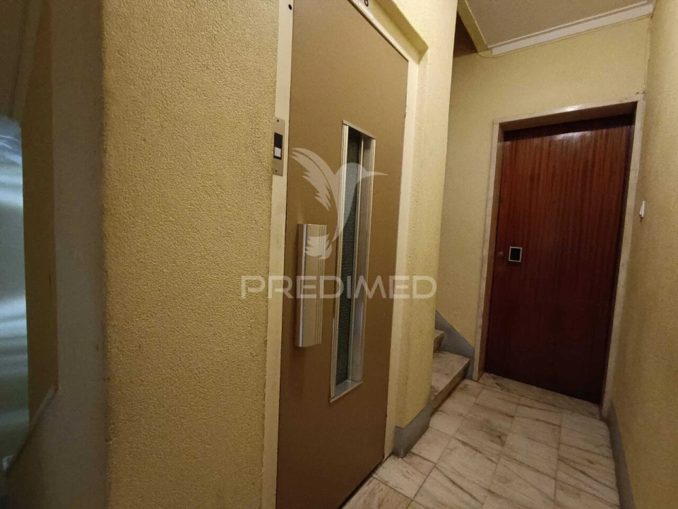 Apartamento T4 para Venda em Queluz e Belas Foto 28