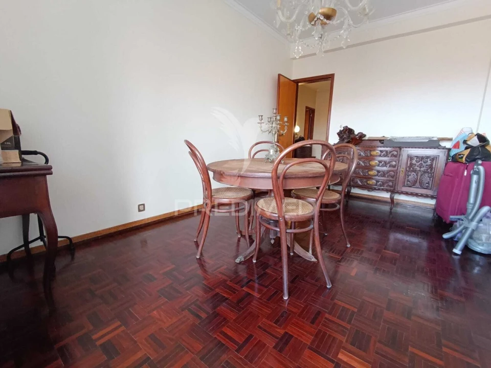 Apartamento T4 para Venda em Queluz e Belas Foto 14