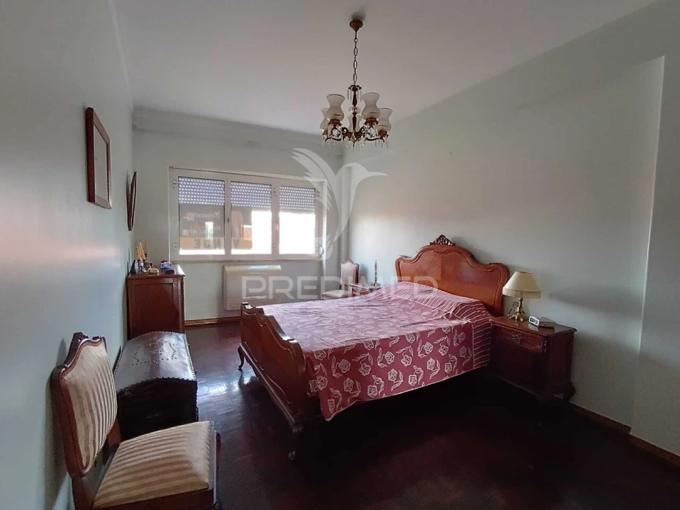 Apartamento T4 para Venda em Queluz e Belas Foto 17