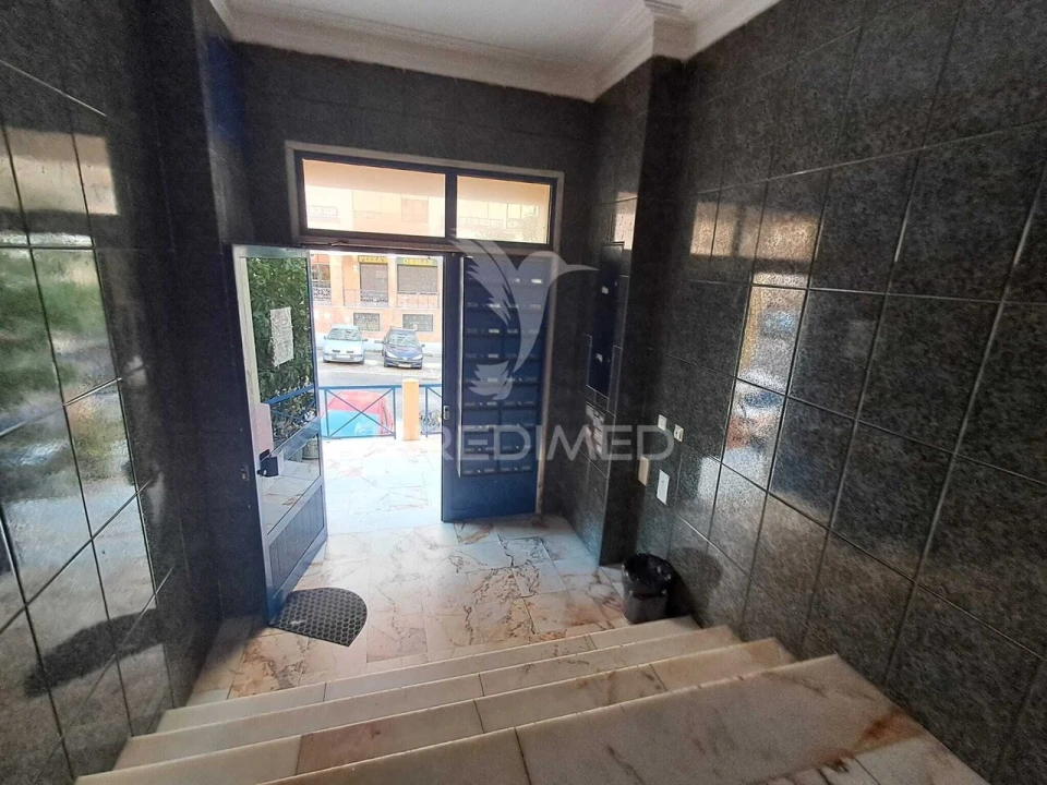 Apartamento T2 para Venda em Algueirão-Mem Martins Foto 26