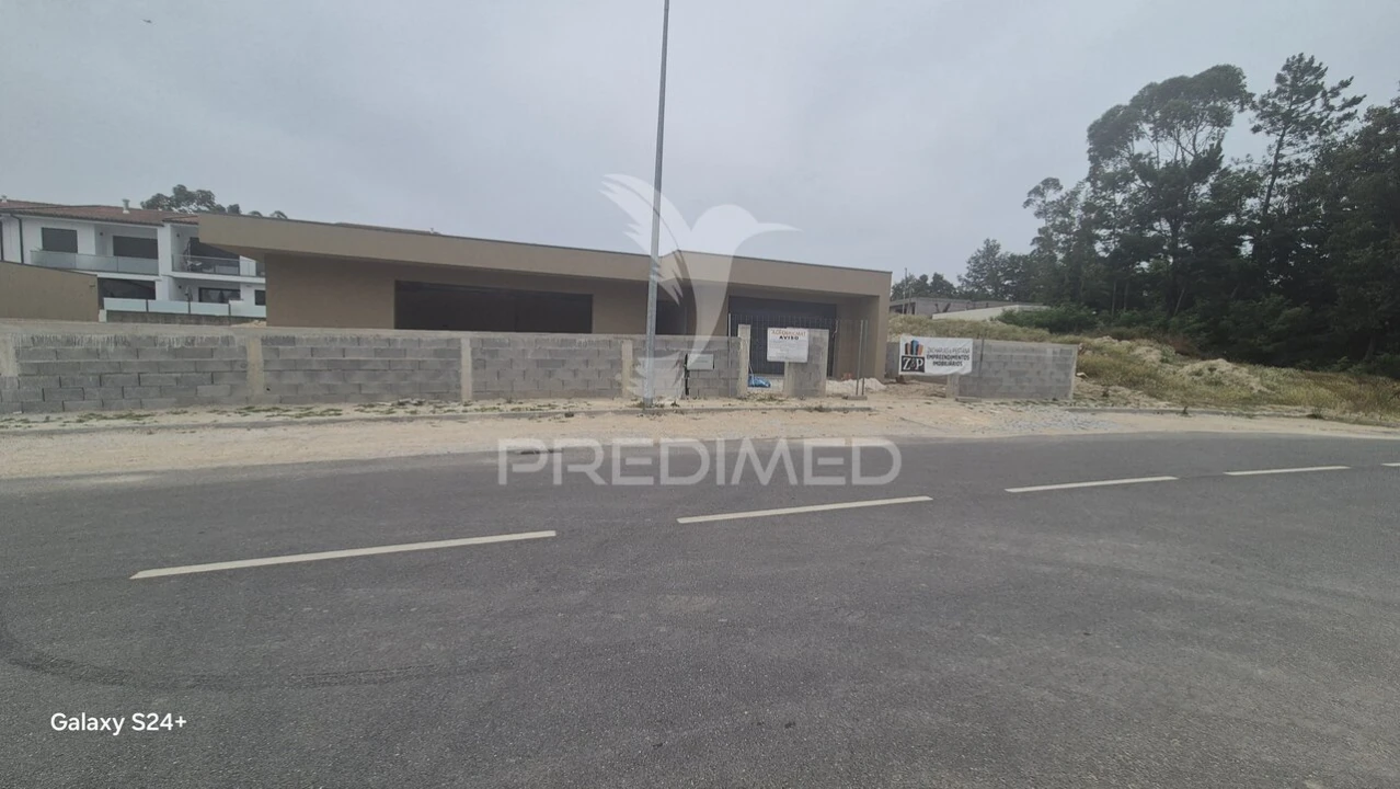 Moradia T4 para Venda em Soutelo Foto 27