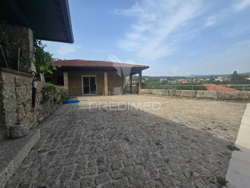 Moradia T3 para Venda em Travassos Foto 3