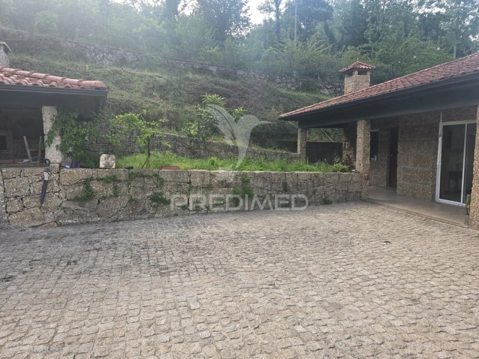Moradia T3 para Venda em Travassos Foto 10