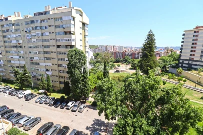 Apartamento T3 para Venda em Algés, Linda-A-Velha e Cruz Quebrada-Dafundo