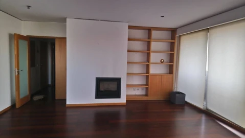 Apartamento T2 para Arrendamento em Ramalde