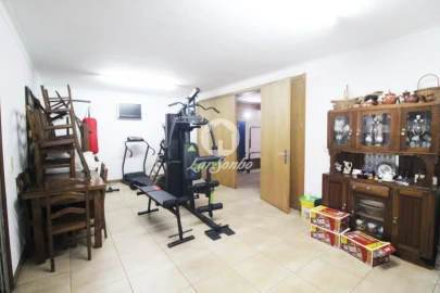 Moradia T4 para Venda em Baguim do Monte (Rio Tinto)