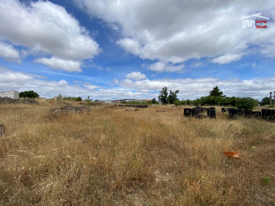 Terreno P/ Prédio para Venda em Pinhal Novo Foto 9