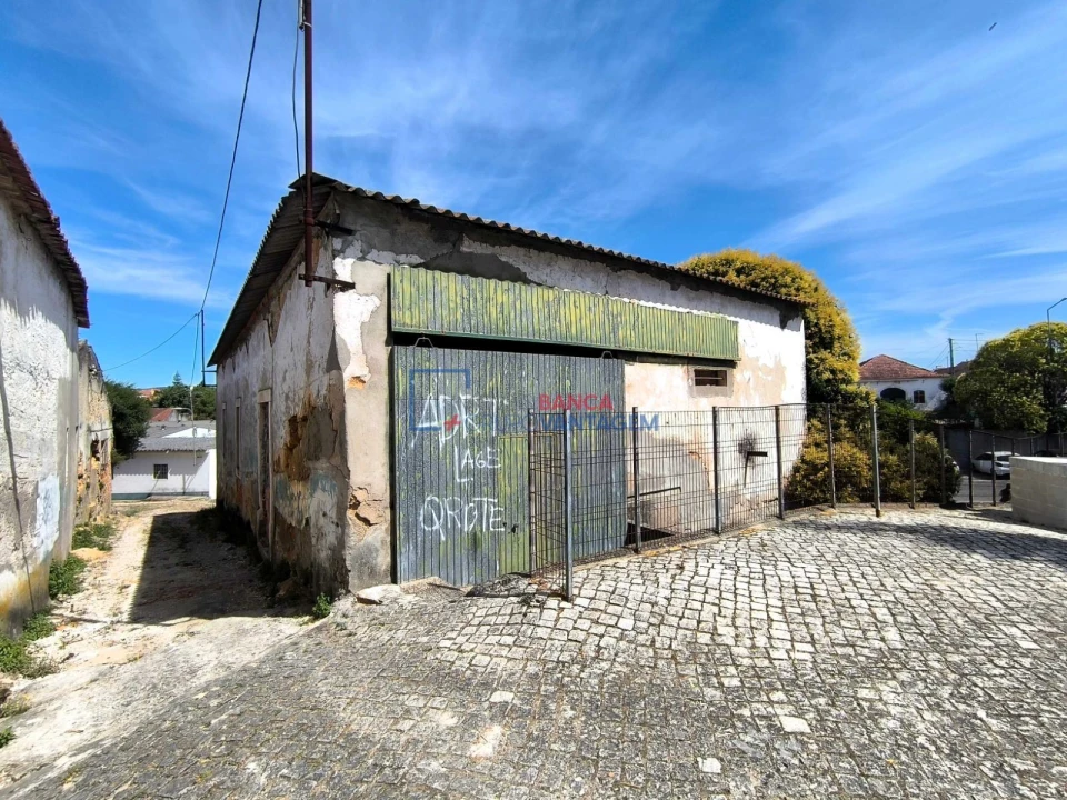 Armazém para Venda em Alcanena e Vila Moreira Foto 1