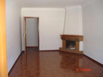 Apartamento T3 para Arrendamento em Vila Verde e Barbudo