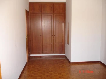 Apartamento T3 para Arrendamento em Vila Verde e Barbudo