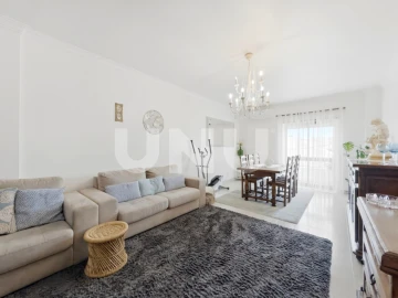 Apartamento T3 para Venda em Carregado e Cadafais