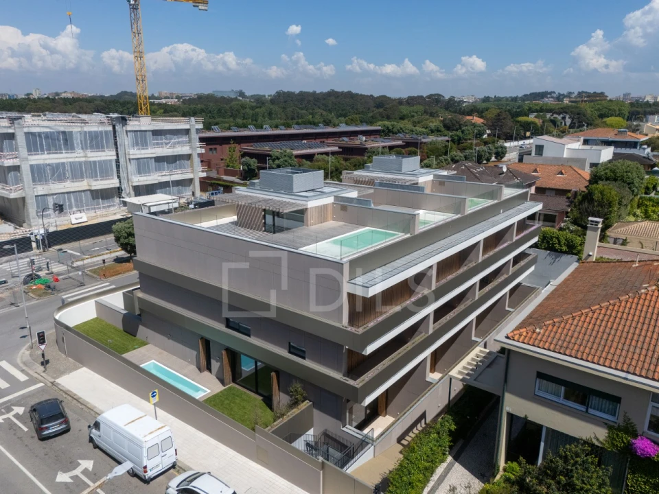 Apartamento T4 para Venda em Aldoar, Foz do Douro e Nevogilde Foto 1
