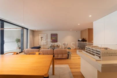 Apartamento T4 para Venda em Aldoar, Foz do Douro e Nevogilde