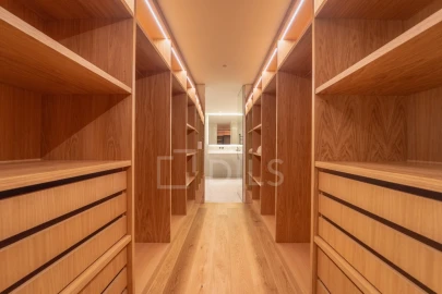 Apartamento T4 para Venda em Aldoar, Foz do Douro e Nevogilde