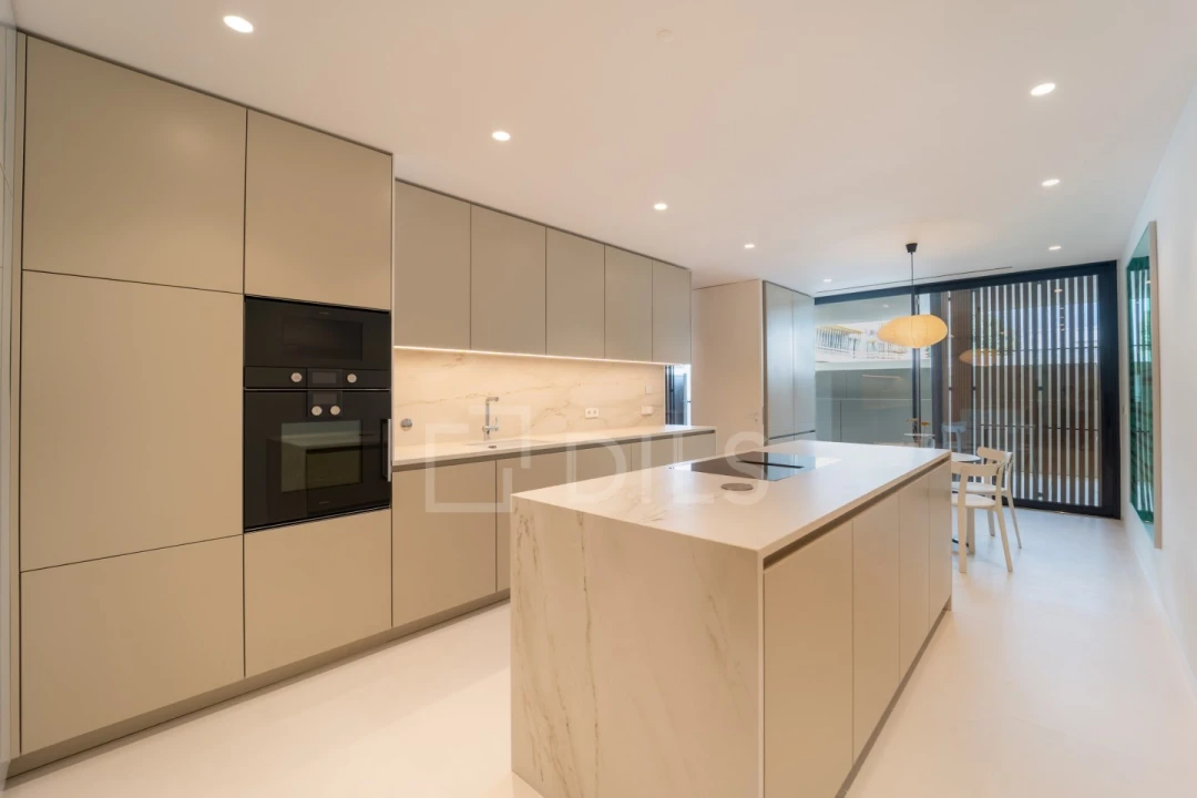 Apartamento T4 para Venda em Aldoar, Foz do Douro e Nevogilde Foto 4