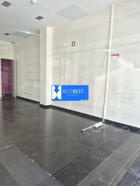 Loja para Arrendamento em Bougado (São Martinho e Santiago)