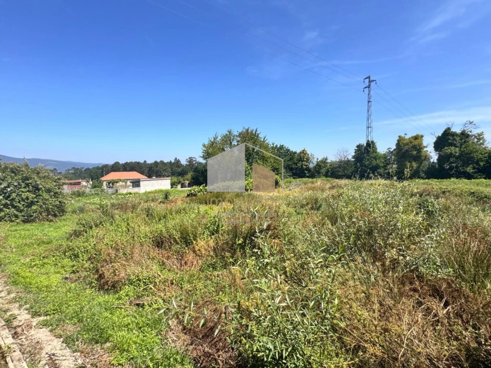 Terreno para Venda em Reboreda e Nogueira Foto 2