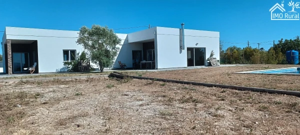 Moradia T3 para Venda em Abitureiras