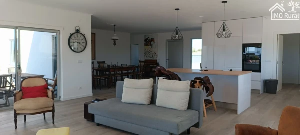 Moradia T3 para Venda em Abitureiras