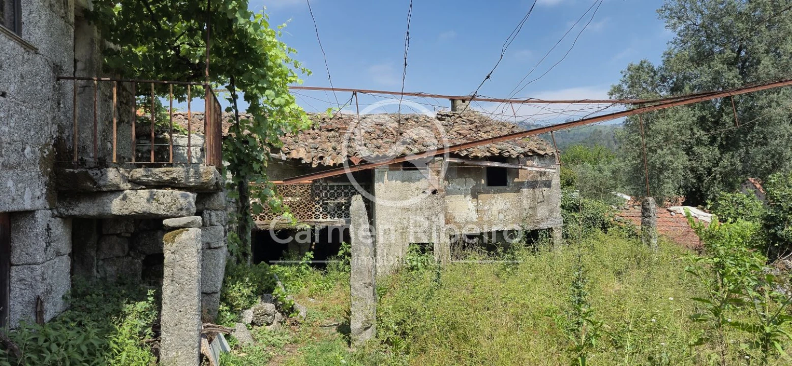 Moradia T4 para Venda em Moreira do Rei e Várzea Cova Foto 3