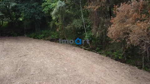 Moradia T2 para Venda em Fornelos e Queijada
