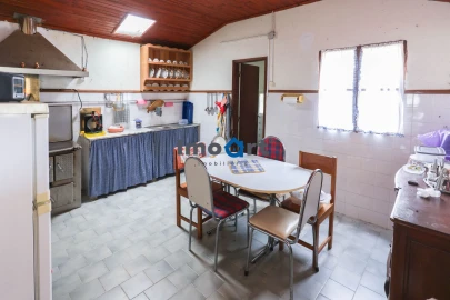 Moradia T2 para Venda em Fornelos e Queijada