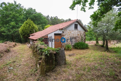 Moradia T2 para Venda em Fornelos e Queijada