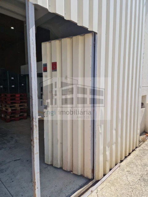 Loja para Venda em Vialonga