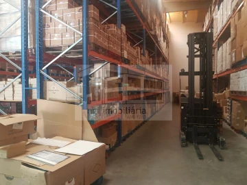 Loja para Venda em Vialonga