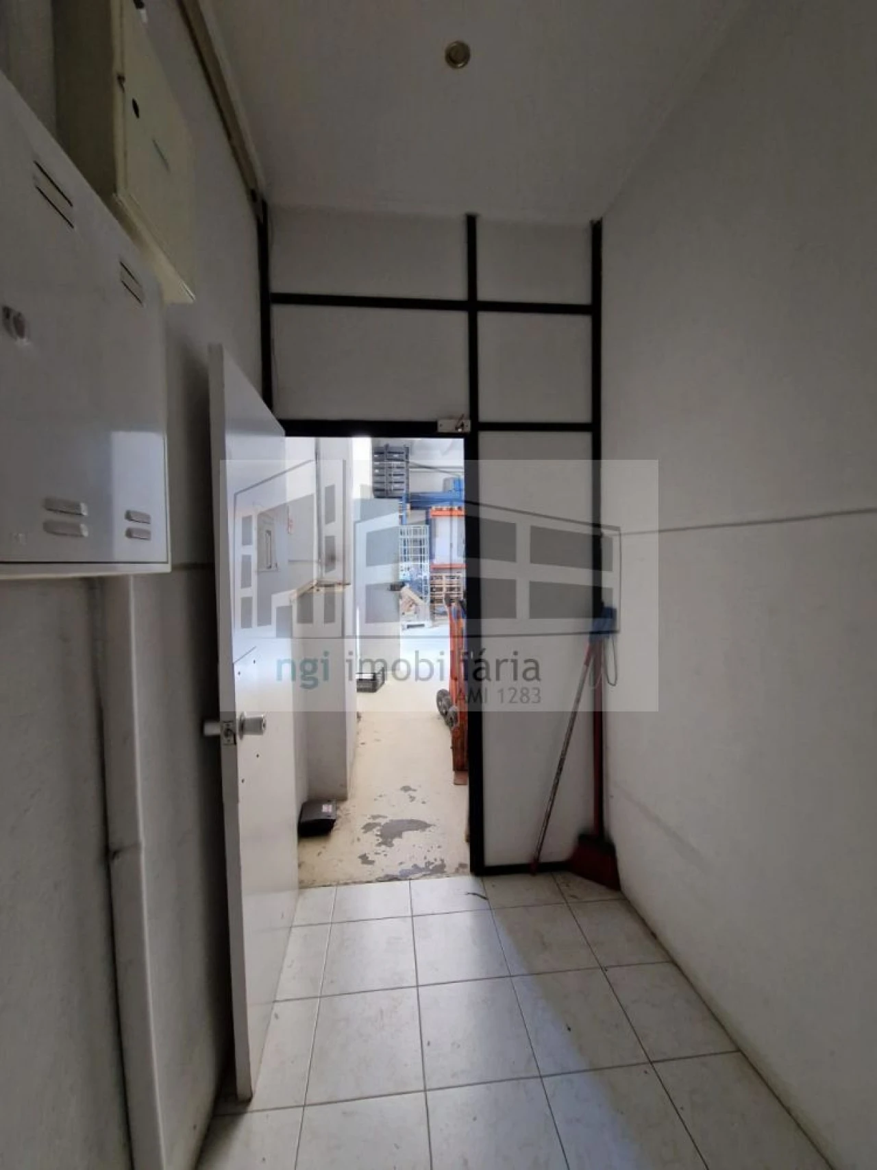 Loja para Venda em Vialonga Foto 6
