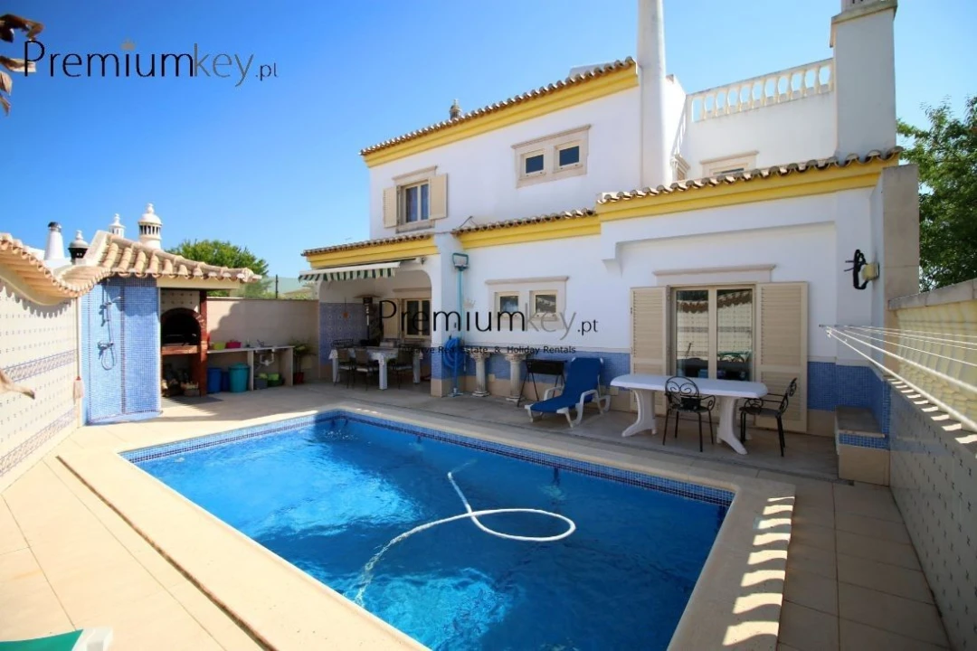 Moradia T5 para Venda em Albufeira e Olhos de Água Foto 1