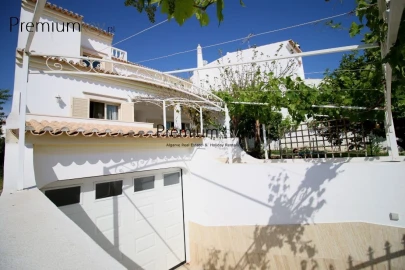 Moradia T5 para Venda em Albufeira e Olhos de Água