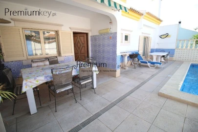 Moradia T5 para Venda em Albufeira e Olhos de Água