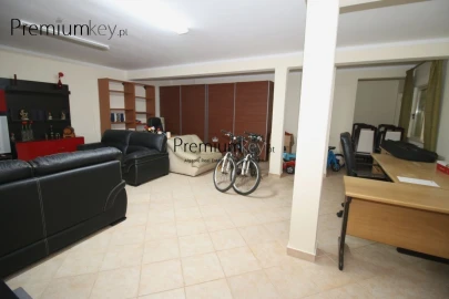 Moradia T5 para Venda em Albufeira e Olhos de Água
